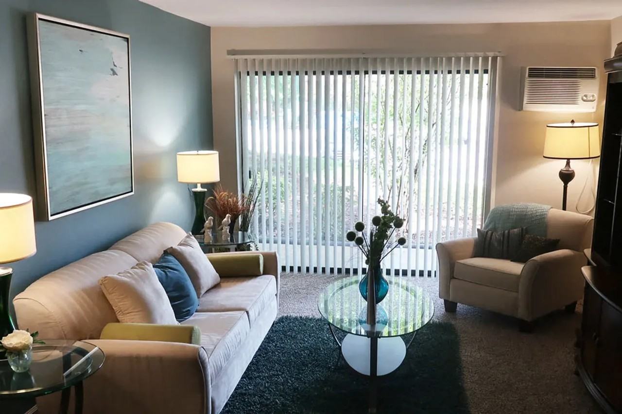 619 Plum Grove Rd - Photo 7 of 9