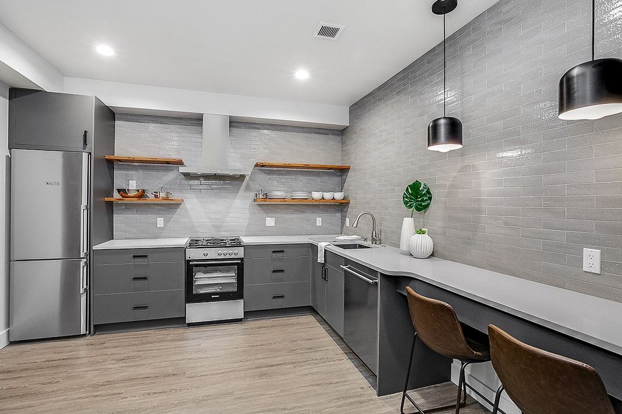 423 Terry Apartments in the Heart of First Hill - Photo 7 of 50