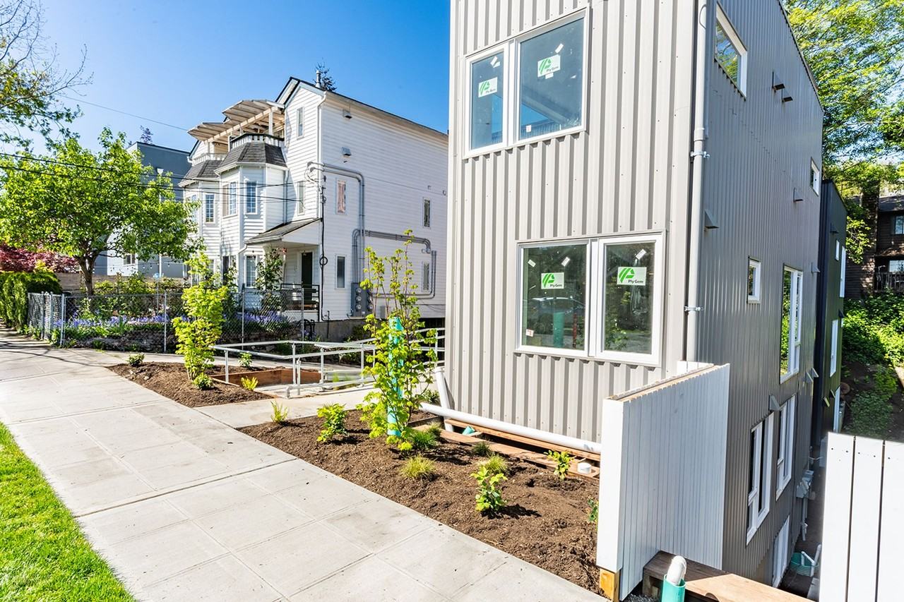 Beautiful Brand New Boutique Apartment Community - Photo 3 of 7