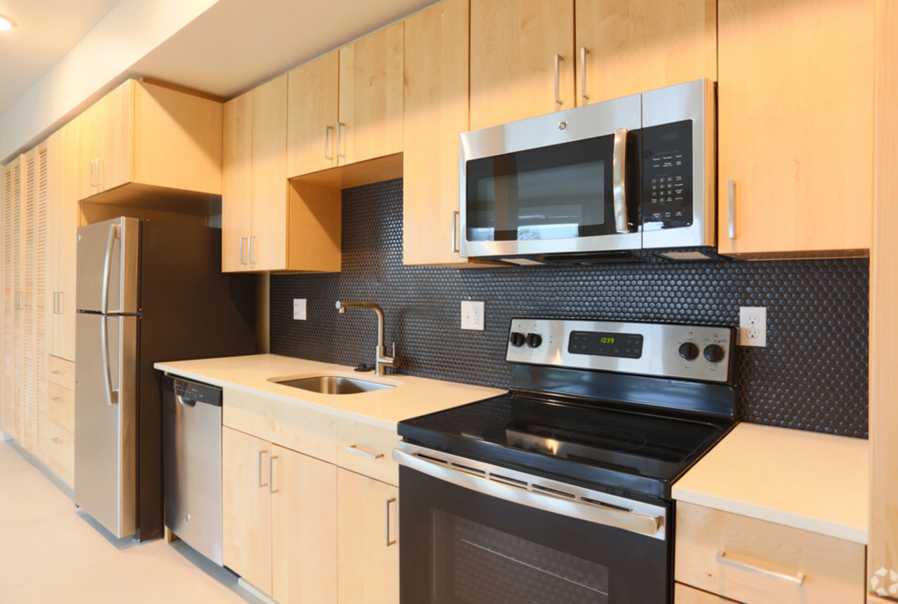 Brooklyn Yard - Photo 6 of 29