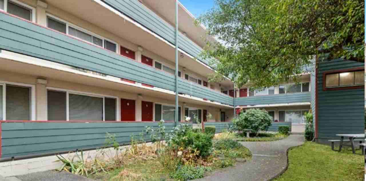 Studio In Central West Seattle - Photo 4 of 39