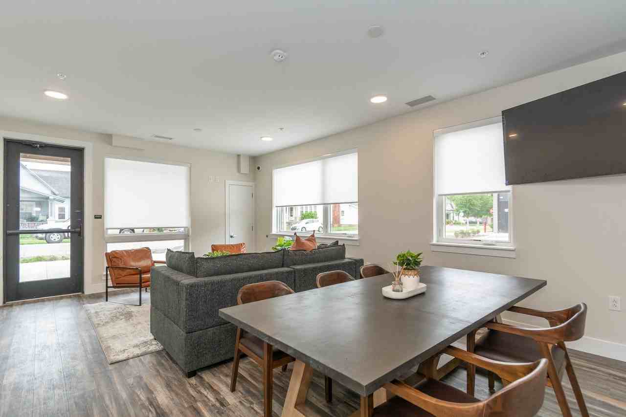 St. Barts Apartments - Photo 6 of 23