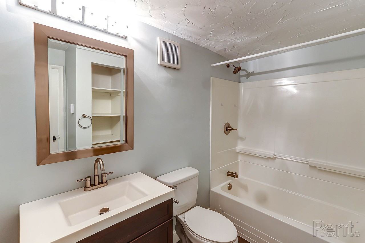 500 North Quincy Street - Photo 4 of 50