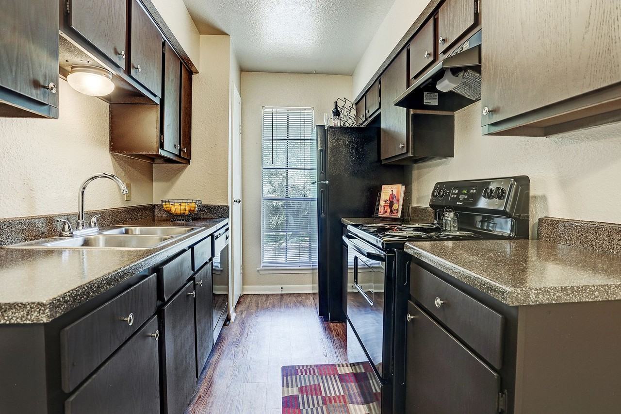 San Augustine Apartments - Photo 3 of 10