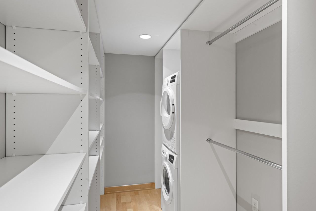 1, 2 & 3 Bedrooms Available, near U of M!  Beautiful remodeled Apartments! Lauderdale - Photo 3 of 50