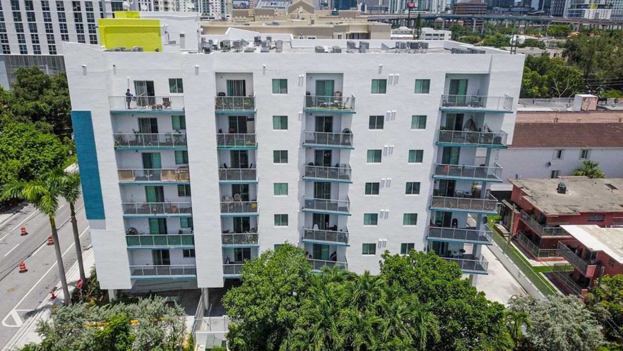 624 SW 1st Street - Photo 4 of 50