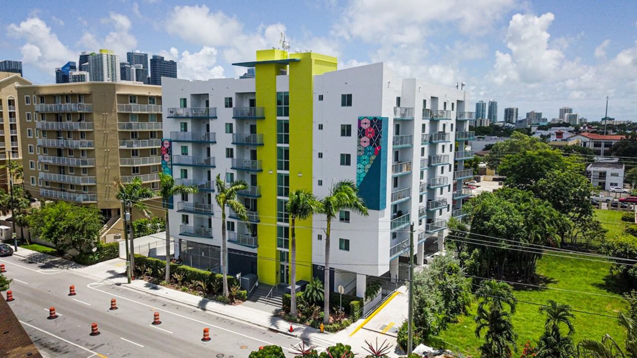 624 SW 1st Street - Photo 7 of 50