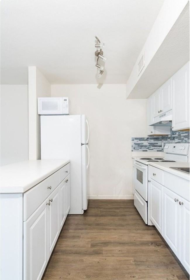 15 on Cambridge - Photo 3 of 8