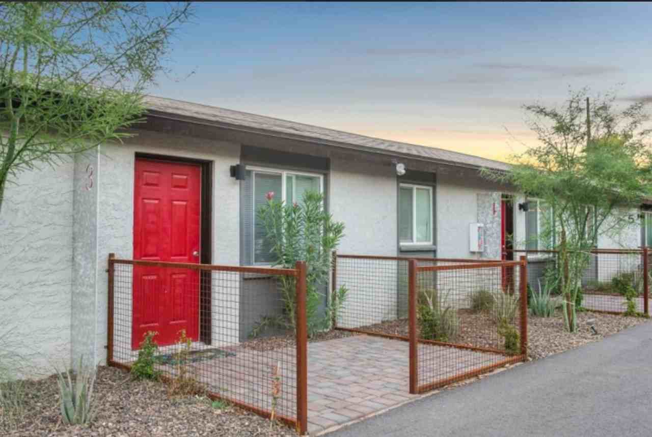 15 on Cambridge - Photo 7 of 8