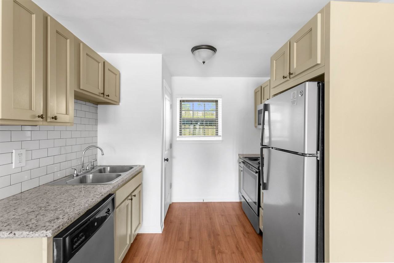 The Avondale Apartments - Photo 2 of 16