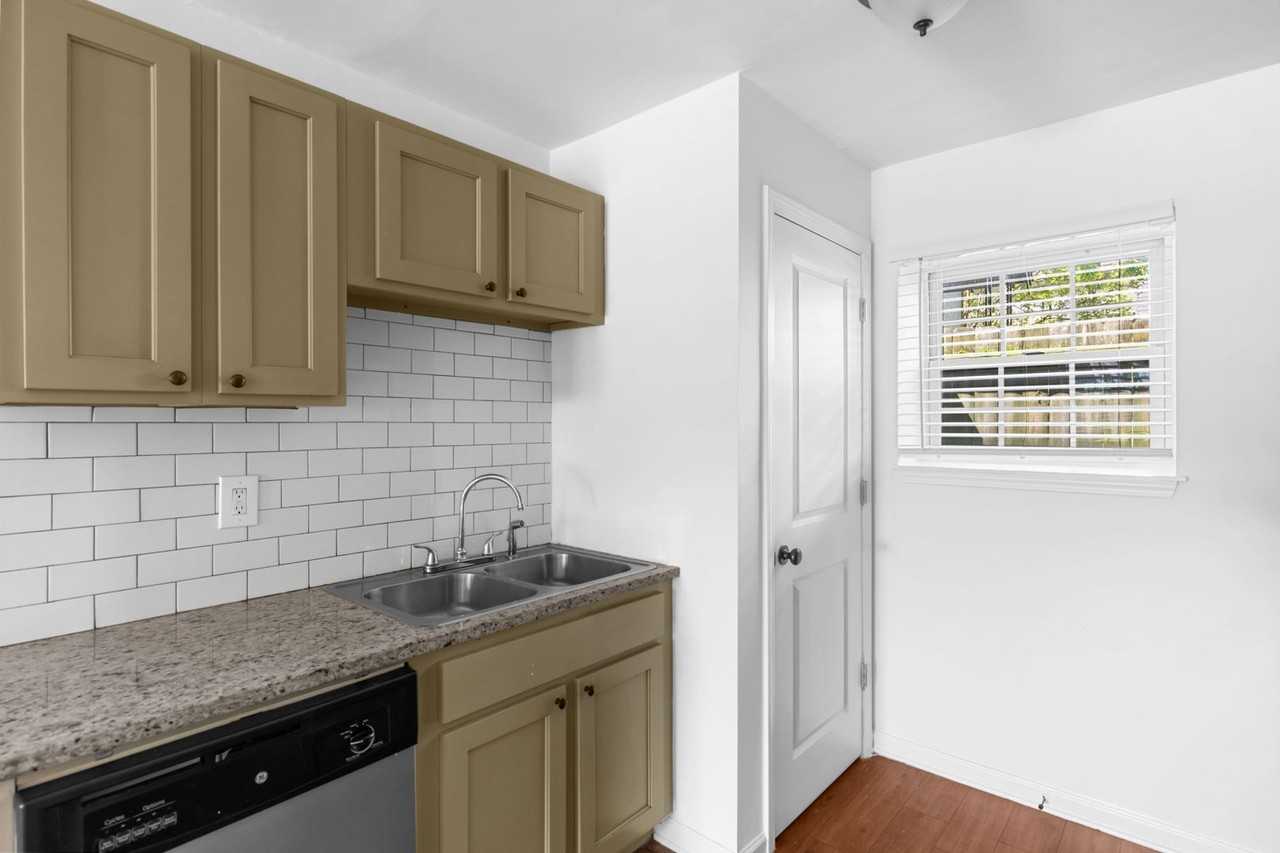 The Avondale Apartments - Photo 7 of 33