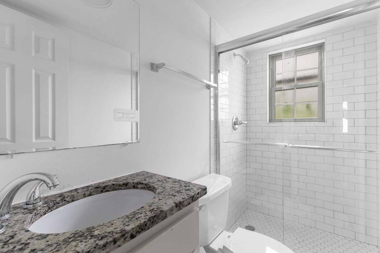 Avondale Point - Photo 3 of 35