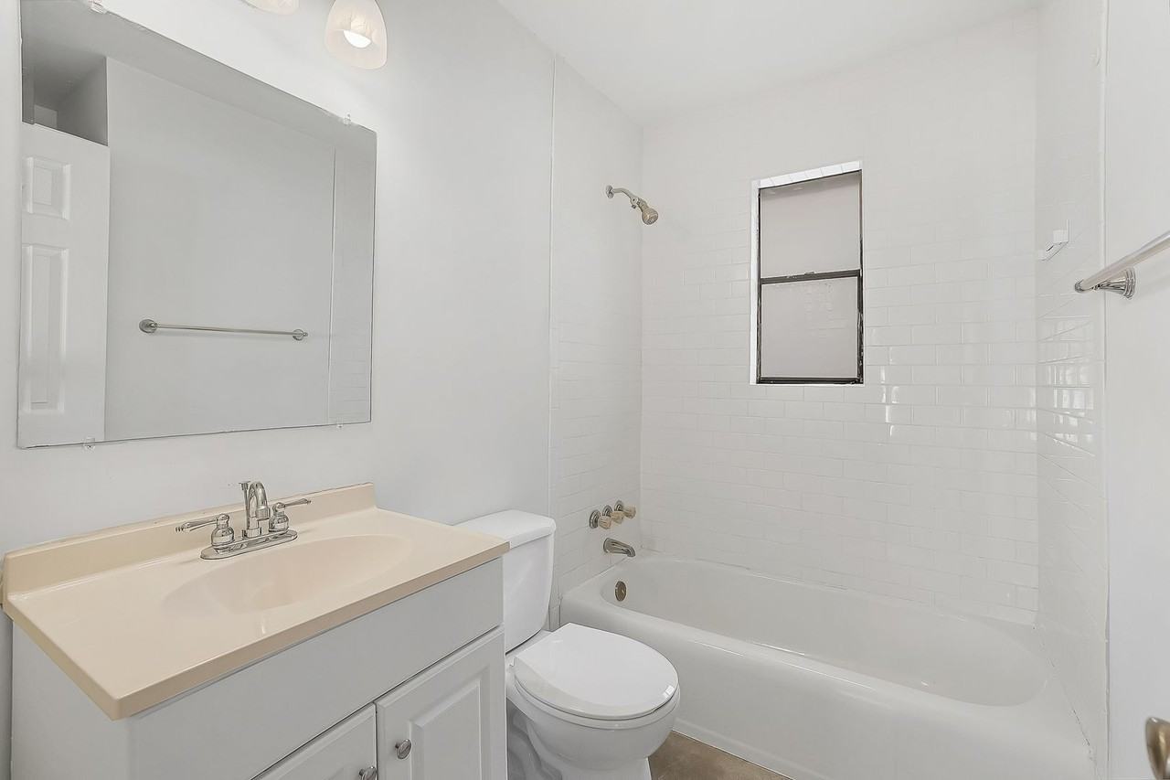 Carol Court - Photo 4 of 19