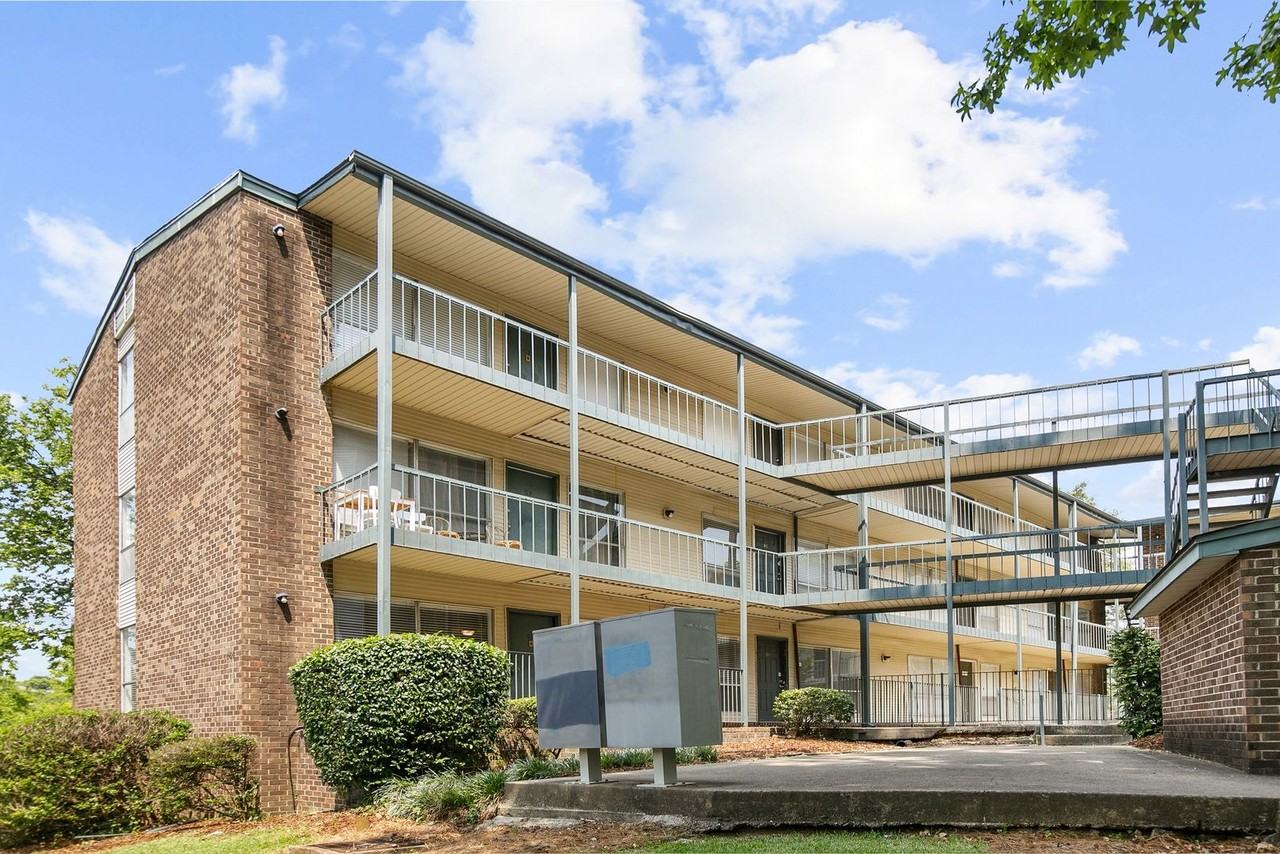 Carolisa Apartments 150415081512 14th Ave S, Birmingham, AL 35205