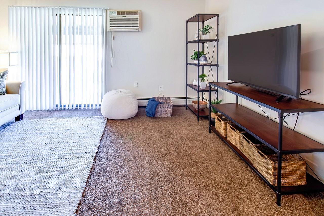 Perry Place Apartments LLC - Photo 3 of 24