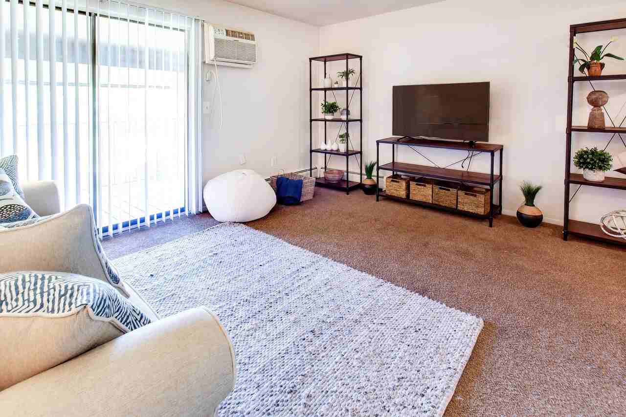 Perry Place Apartments LLC - Photo 4 of 24