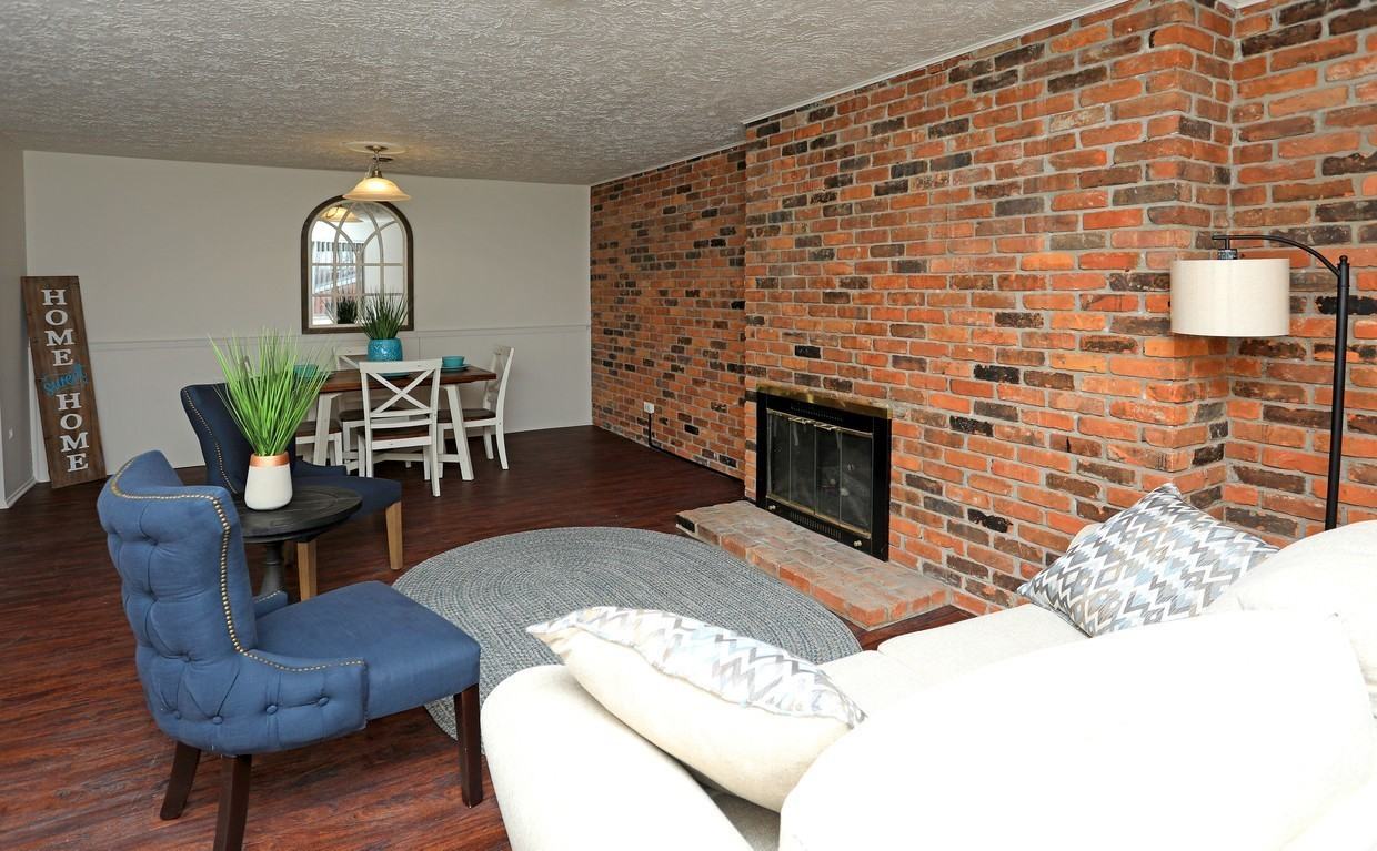 Grange Oaks - Photo 2 of 14