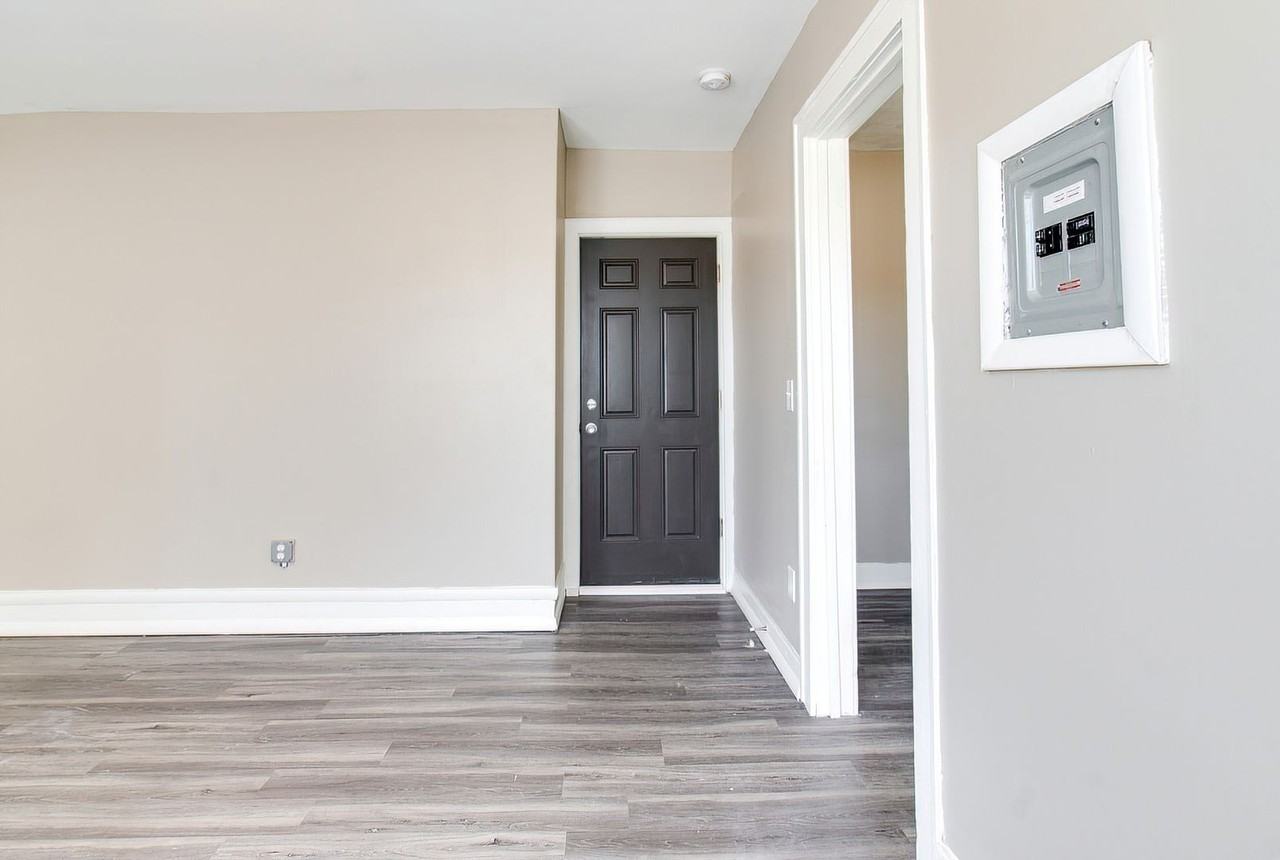 Huron Place - Photo 3 of 38