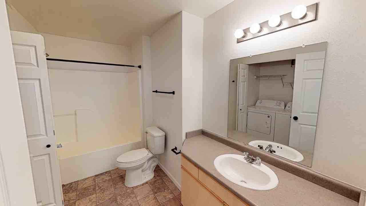 Crestview Apartments - Photo 4 of 50