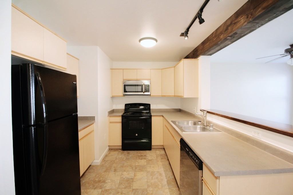 Crestview Apartments - Photo 7 of 50