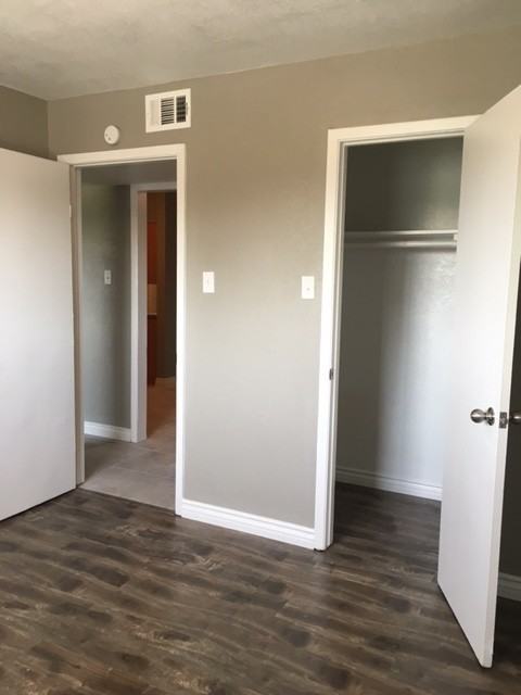 Western Oaks Apartments - Photo 5 of 14