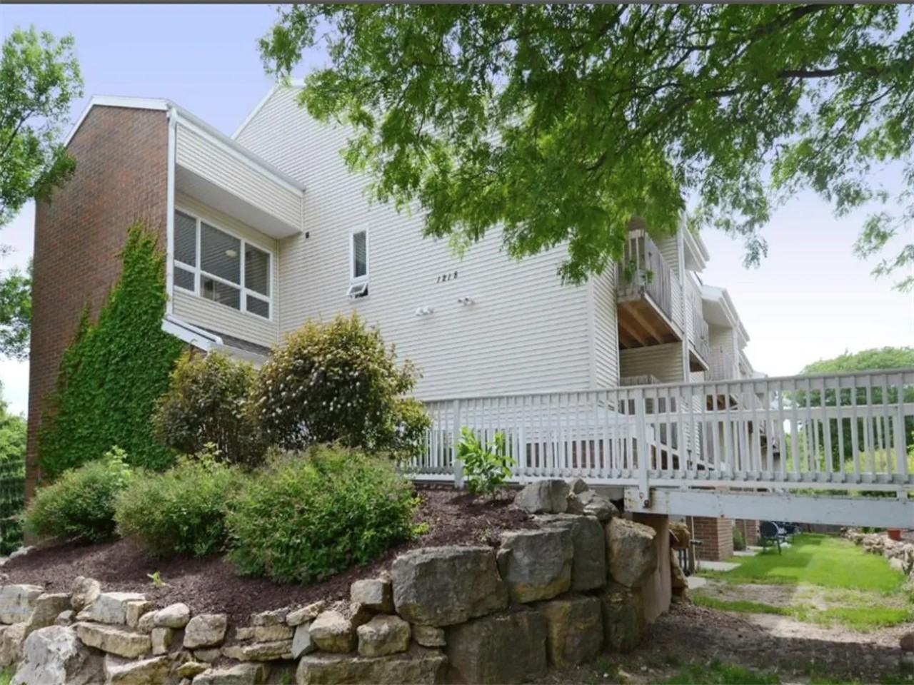 Reduced rent on select apartment homes and 1st Month free with 13 month lease! Call the office for more details. - Photo 7 of 22