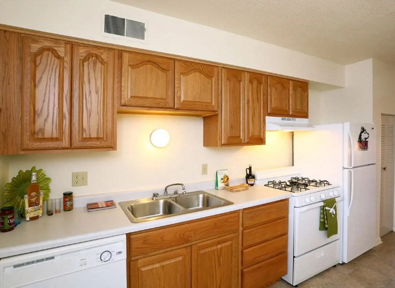 1307 West Lincoln Highway - Photo 5 of 18