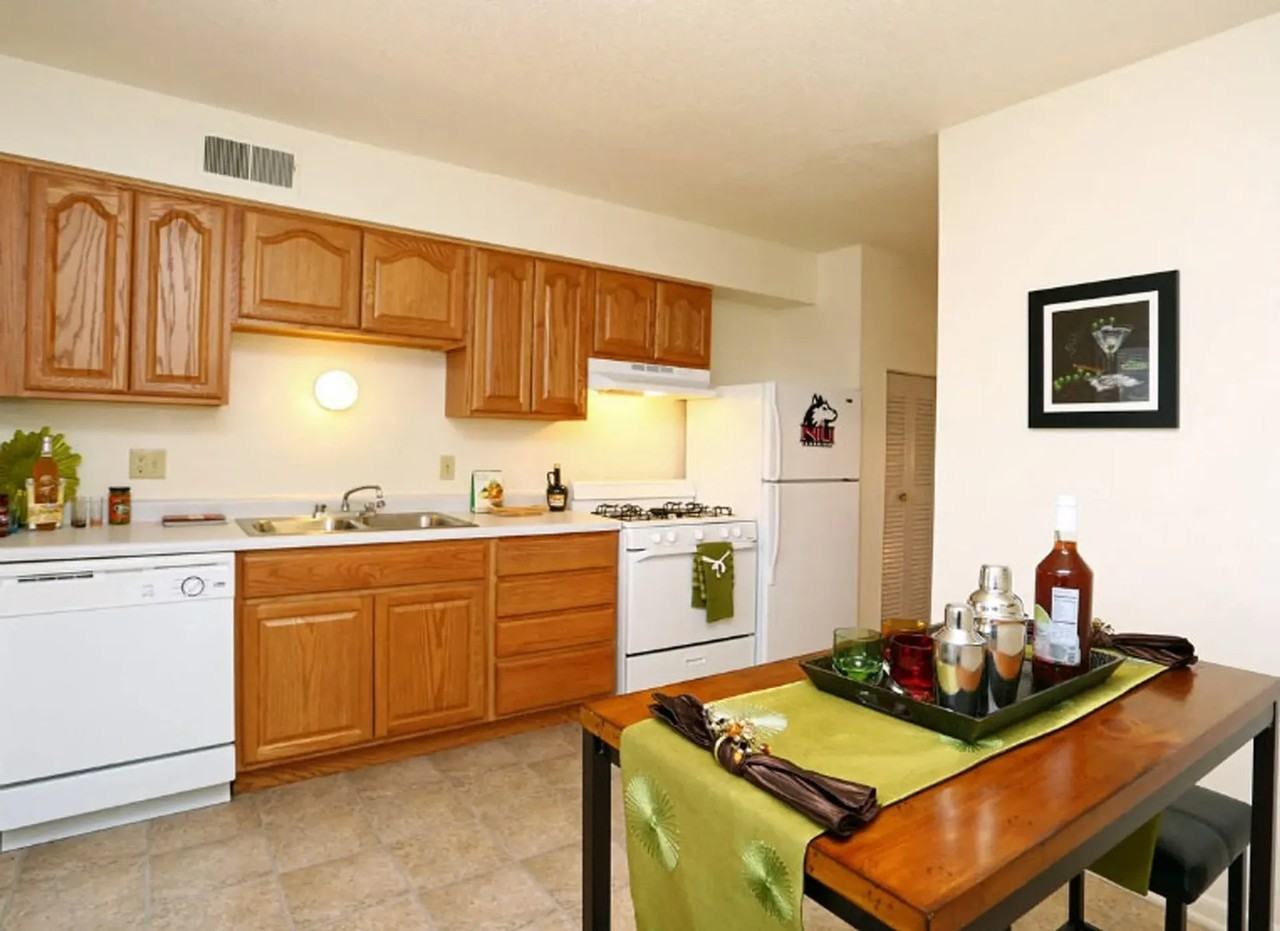 1307 West Lincoln Highway - Photo 6 of 18