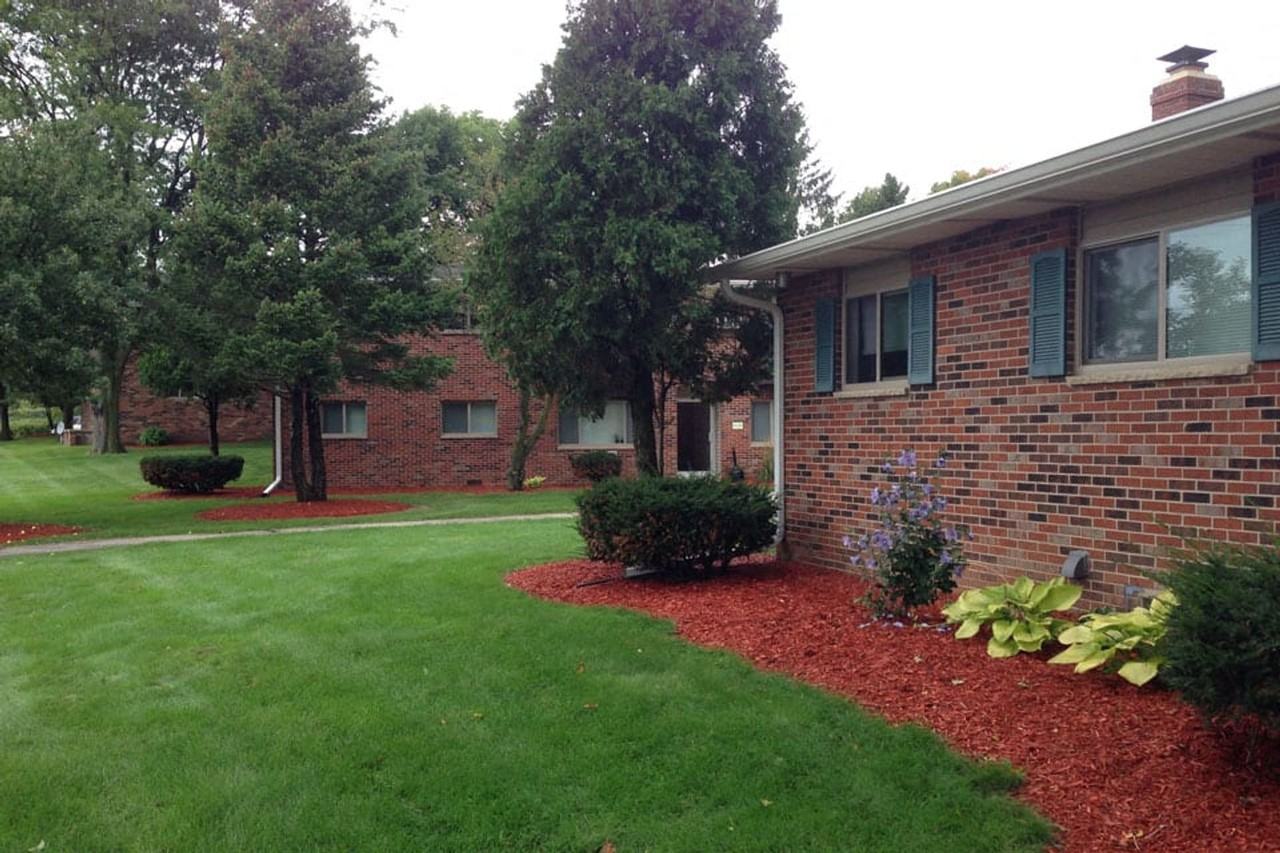 Crosstown of Sun Prairie - Photo 2 of 10