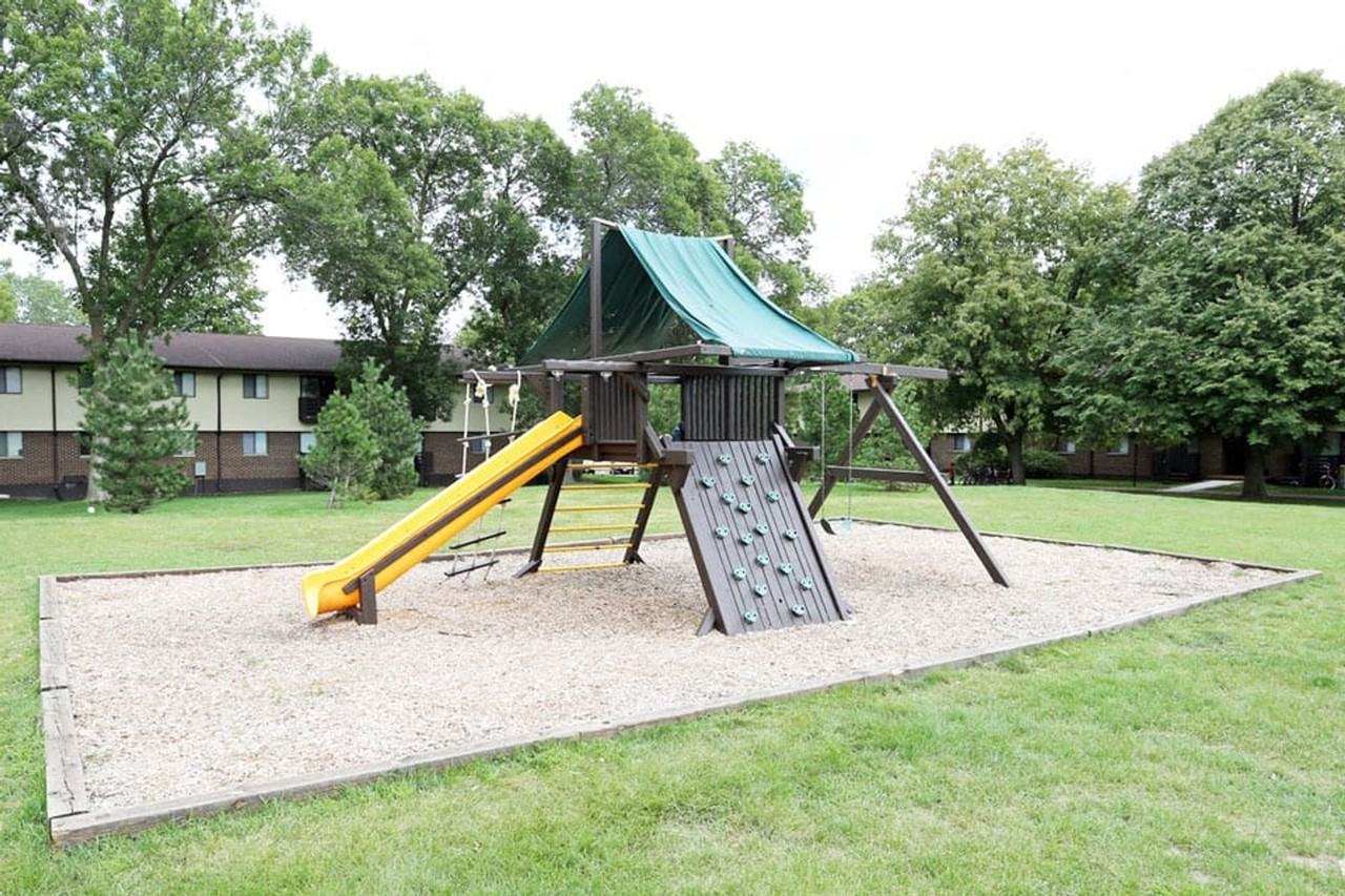 $600 OFF Move - Photo 5 of 26