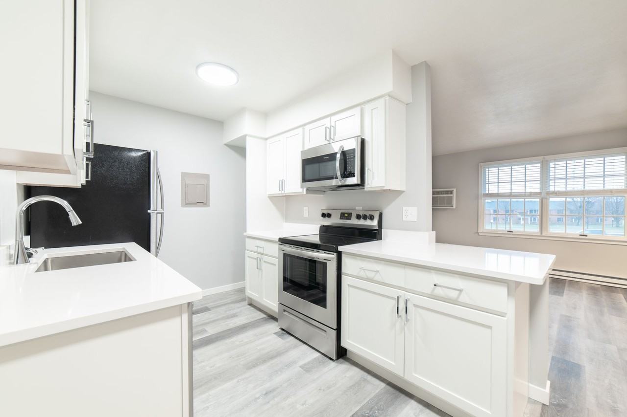 Chardon Place Apartments and Townhomes 101 Meadowlands Dr, Chardon