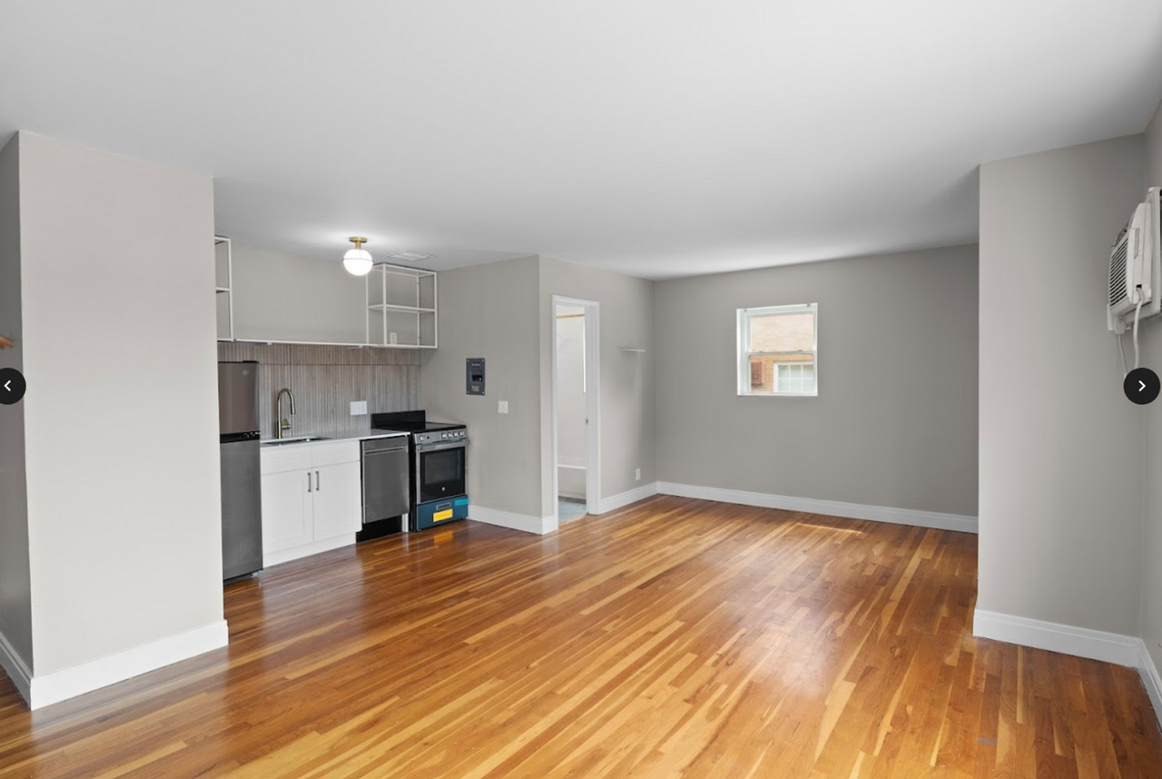 2885 Minto Ave - Photo 2 of 11