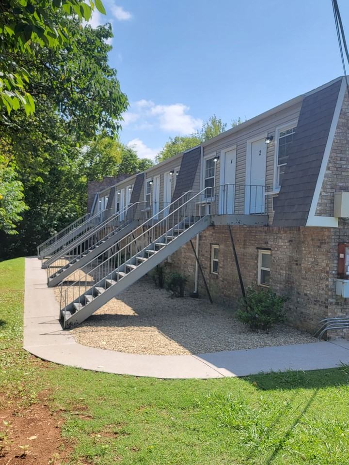 2218 Payne Ave #3 - Photo 2 of 13