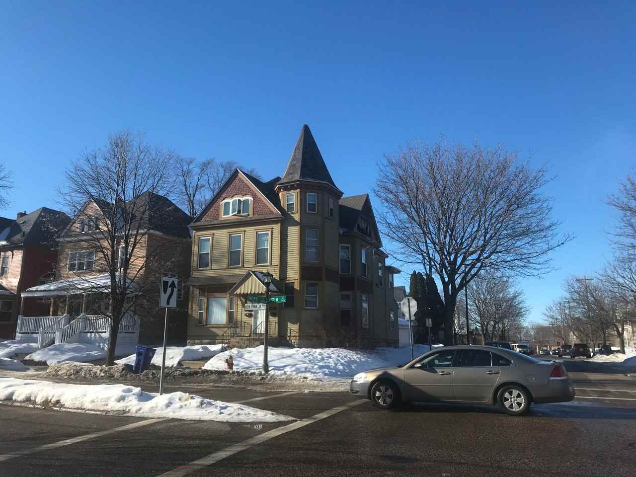 783 6th St East - Photo 2 of 6