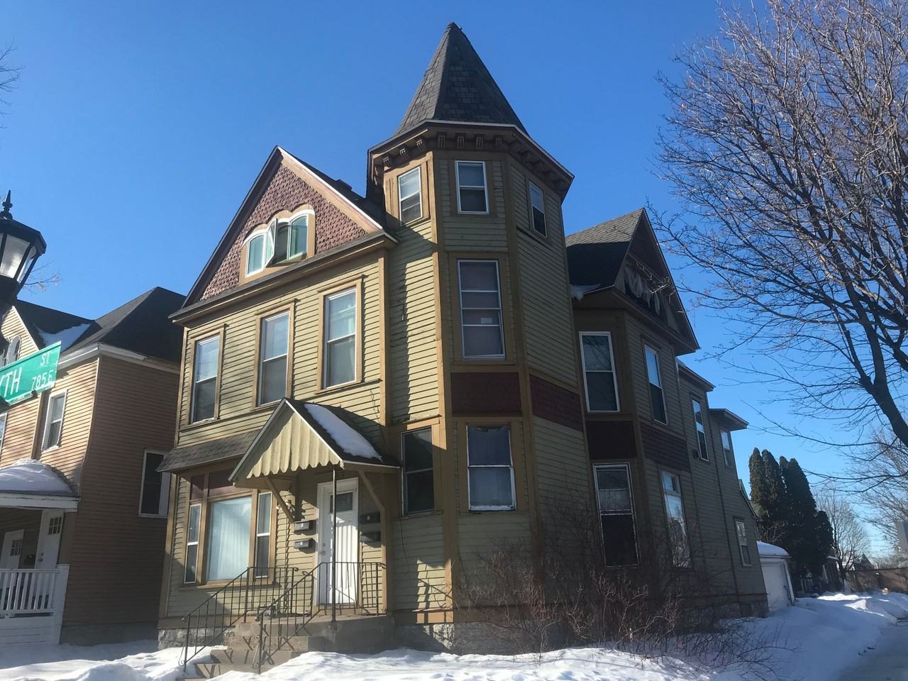 783 6th St East - Photo 3 of 6