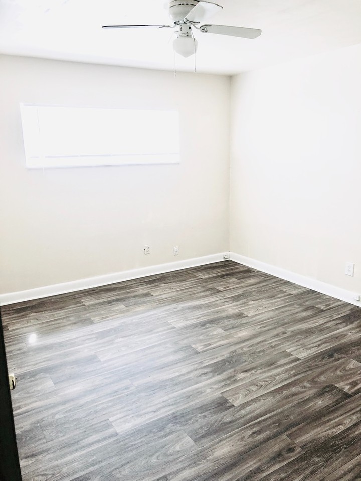 1744 Lyle Avenue - Photo 5 of 32