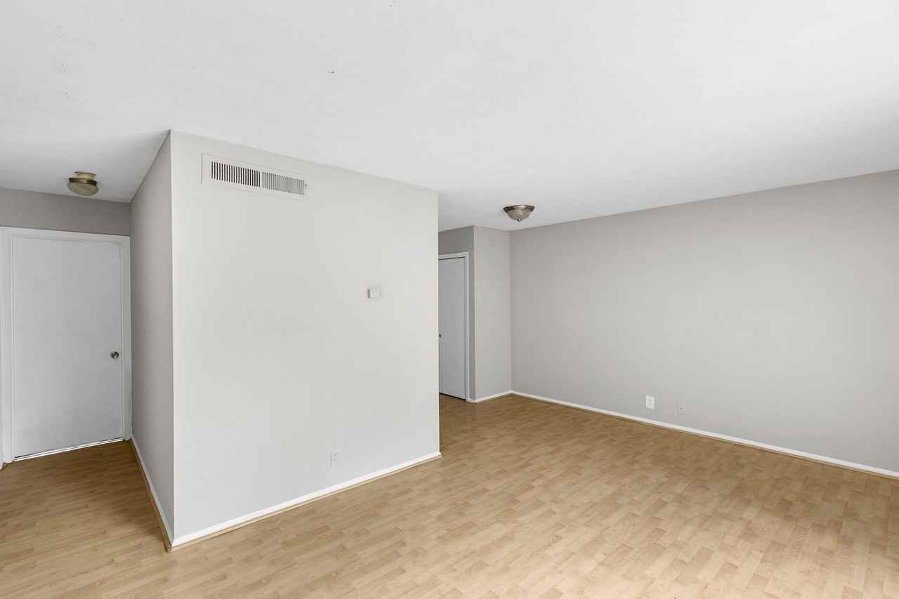 Clairview Apartments - Photo 6 of 31