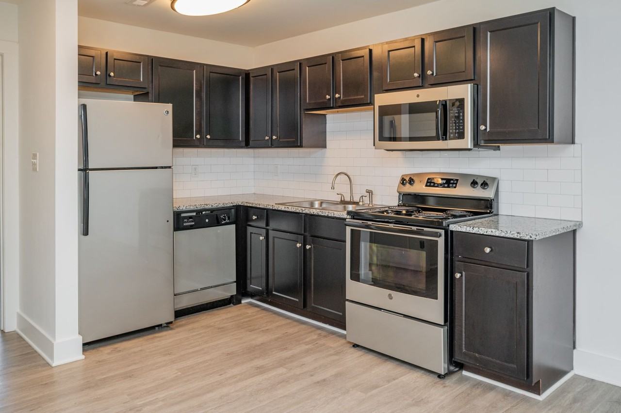 Cliff Corners - Photo 7 of 39