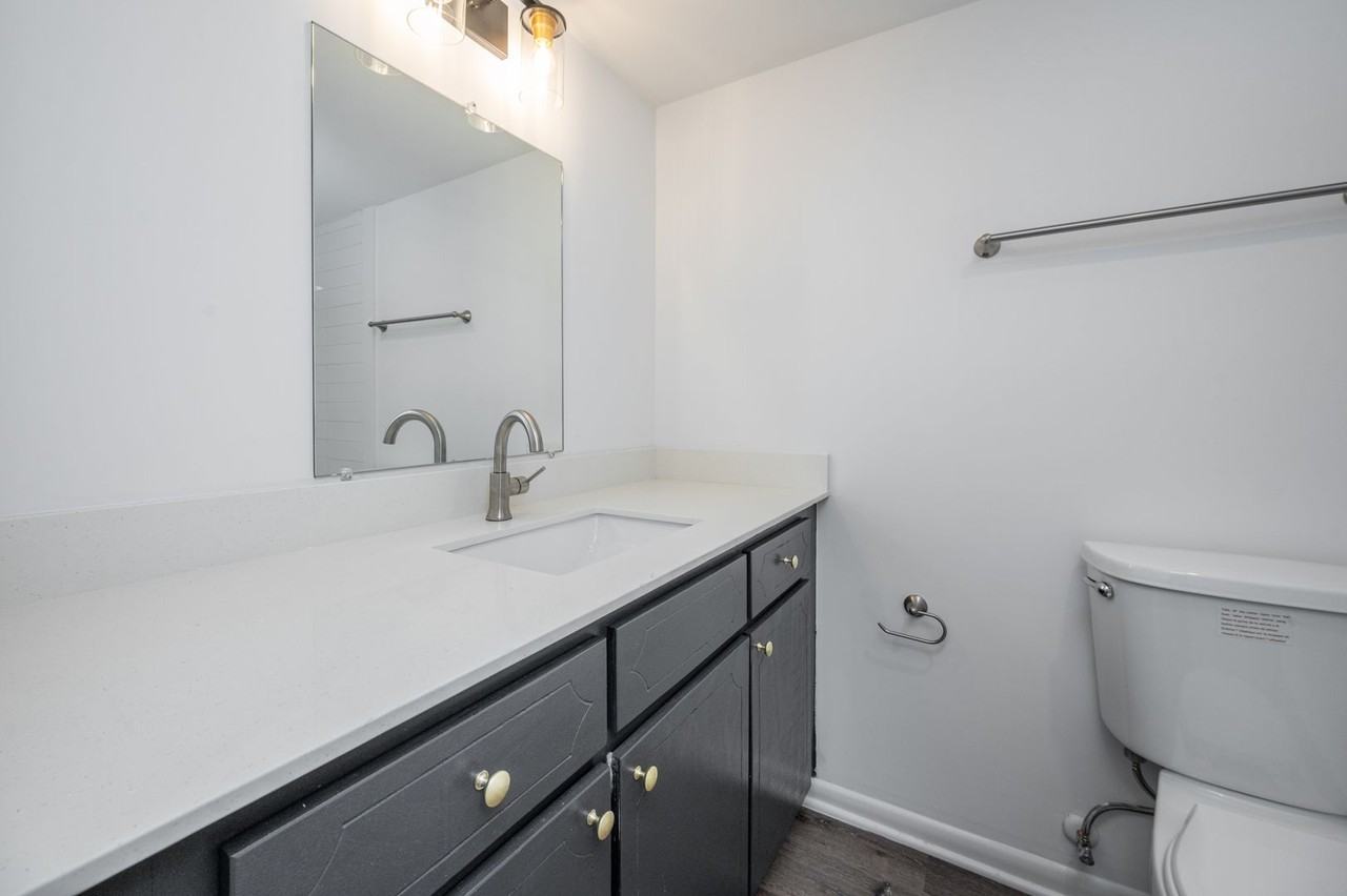 Cliff Manor - Photo 4 of 29