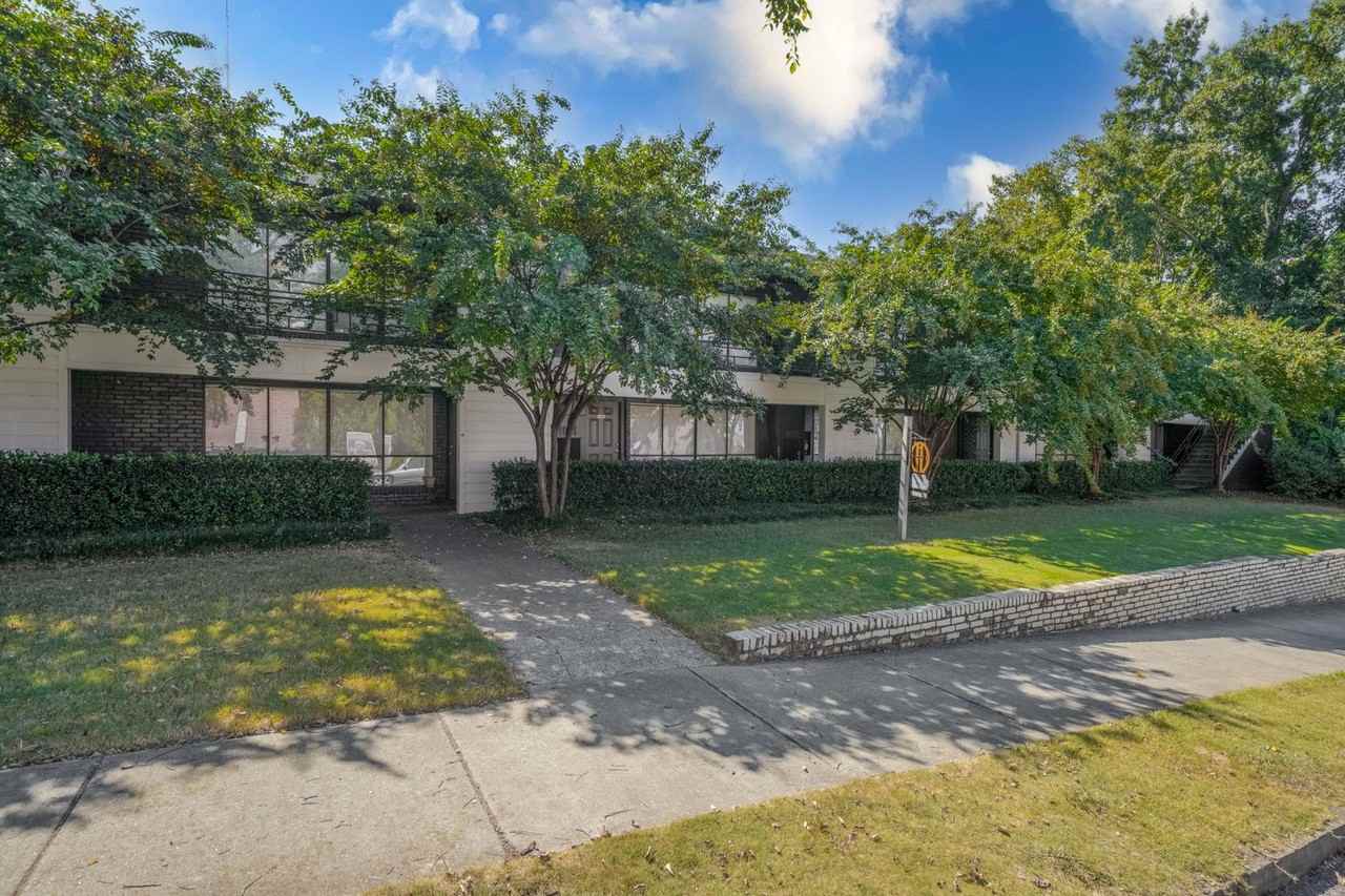 Fox Hall - Photo 5 of 50