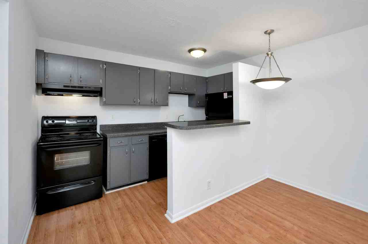 Glen Iris Arms - Photo 2 of 18