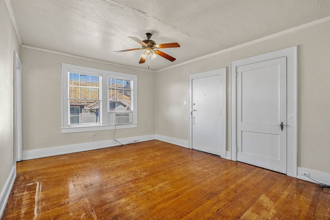 Highland Court - Photo 7 of 29