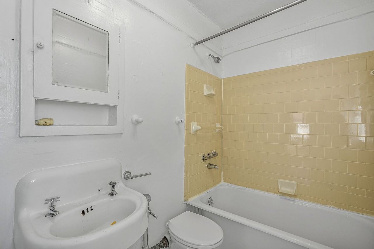 Highland Court - Photo 2 of 50