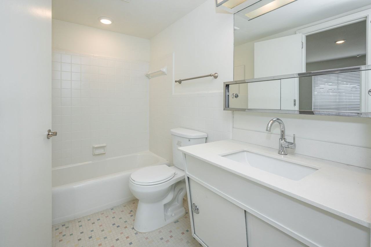 Highland Riviera - Photo 4 of 50