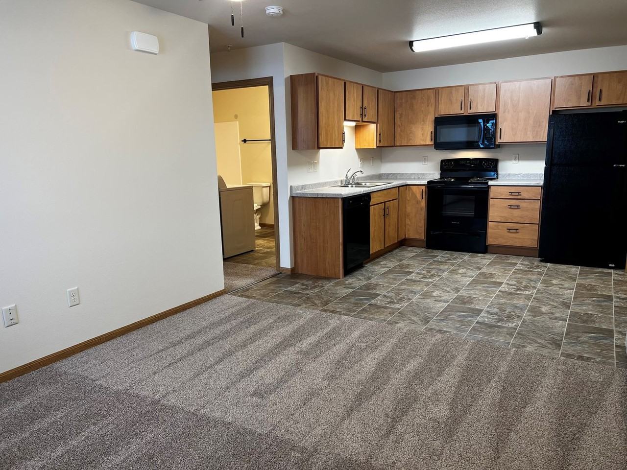 South Ridge Apartments - Photo 3 of 9