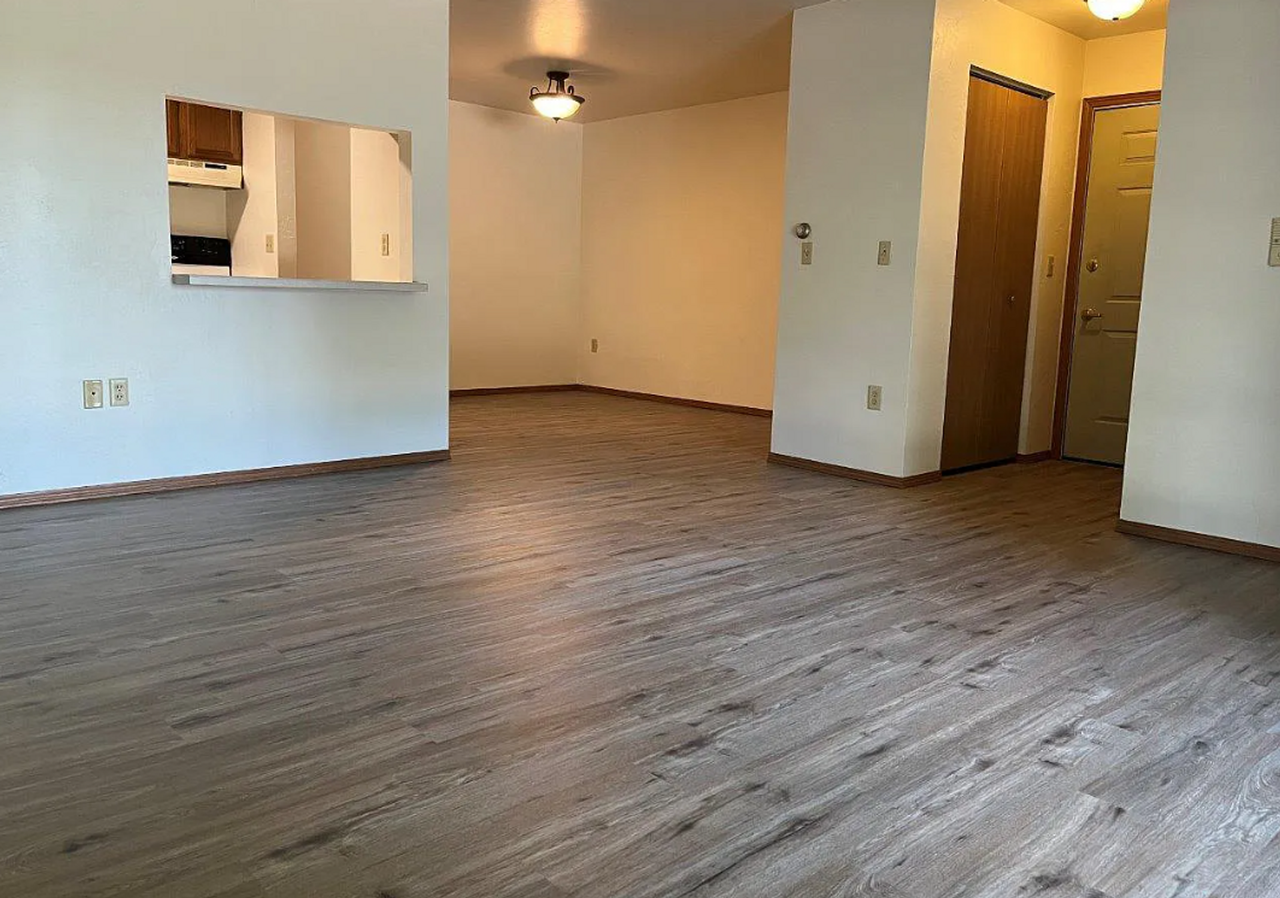 220 Valley Road Appleton WI - Photo 2 of 26