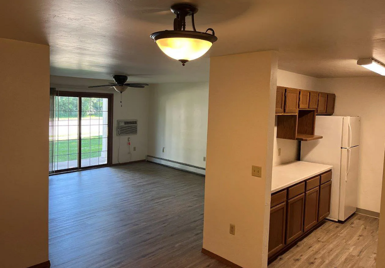 220 Valley Road Appleton WI - Photo 3 of 26