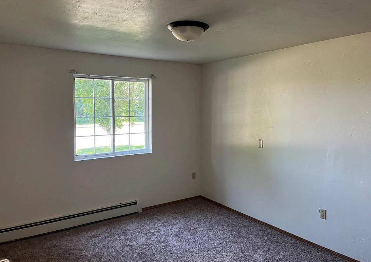 220 Valley Road Appleton WI - Photo 4 of 26