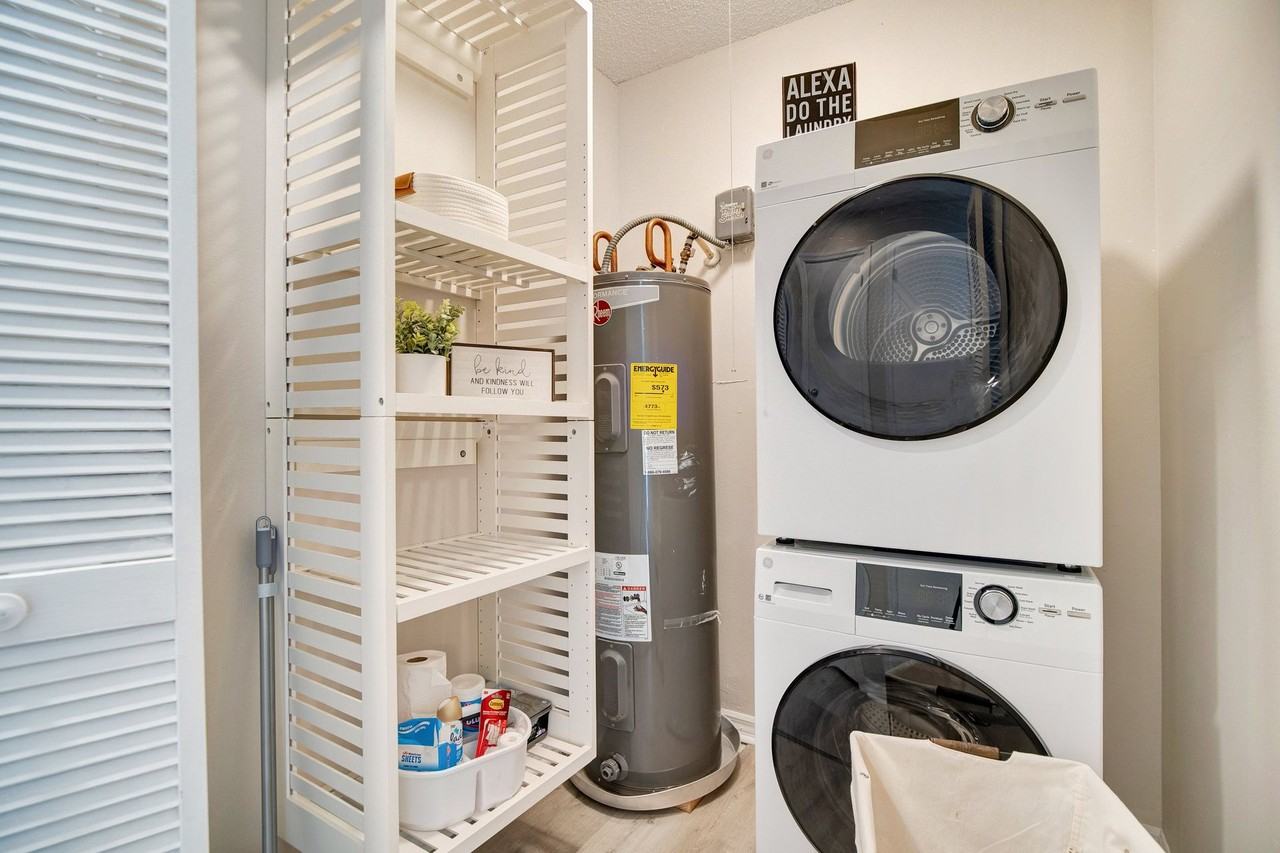 Las Arenas Apartments | Modern 1 Bedroom Apartments in Orlando, FL - Photo 4 of 17