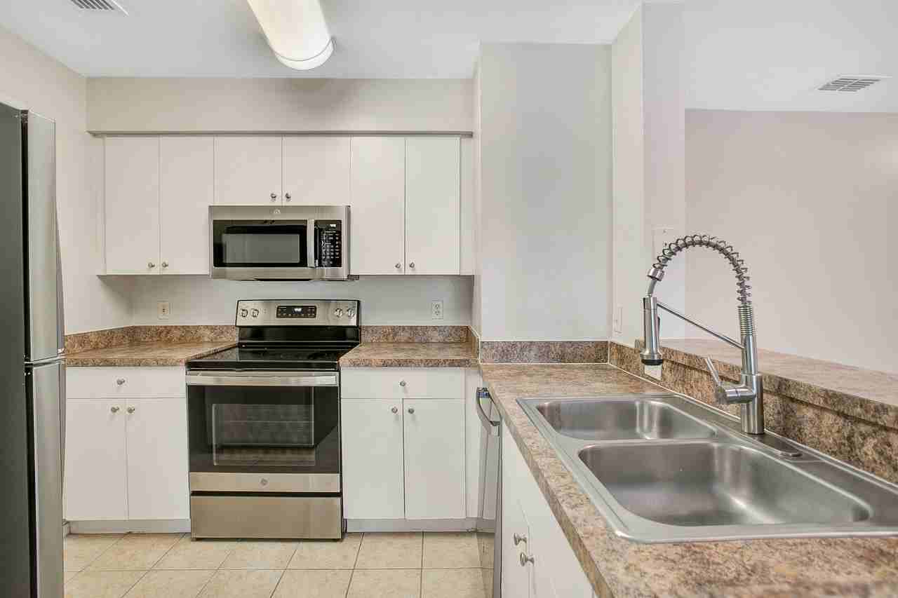 Fountain Place Apartments | 1 & 2 Bedroom Apartments in Casselberry, FL - Photo 4 of 16